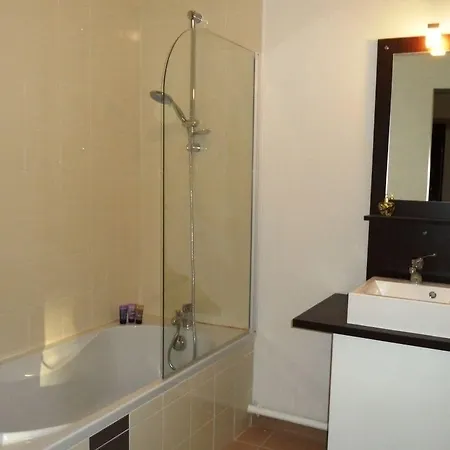 Vacanceole - Le Clos Du Rocher Apart Otel Les Eyzies