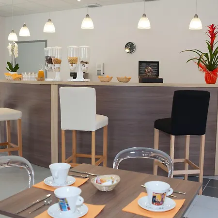 Vacancéole - Résidence Le Clos Du Rocher Apartahotel