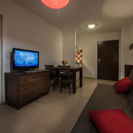 Vacanceole - Le Clos Du Rocher Aparthotel Les Eyzies