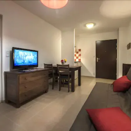 Apartahotel Vacancéole - Résidence Le Clos Du Rocher 3*