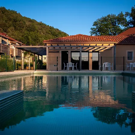 Vacancéole - Résidence Le Clos Du Rocher Les Eyzies