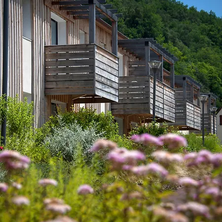 Appart hôtel Vacancéole - Résidence Le Clos Du Rocher 3*