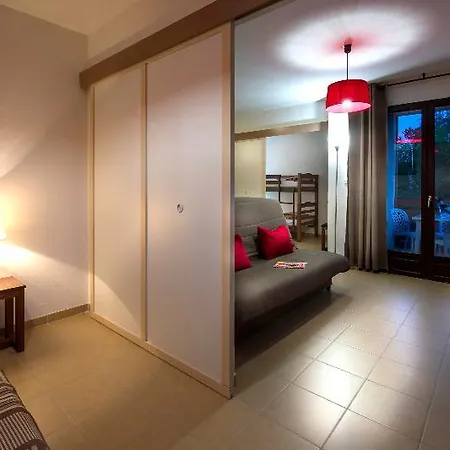 Vacanceole - Le Clos Du Rocher Aparthotel Les Eyzies
