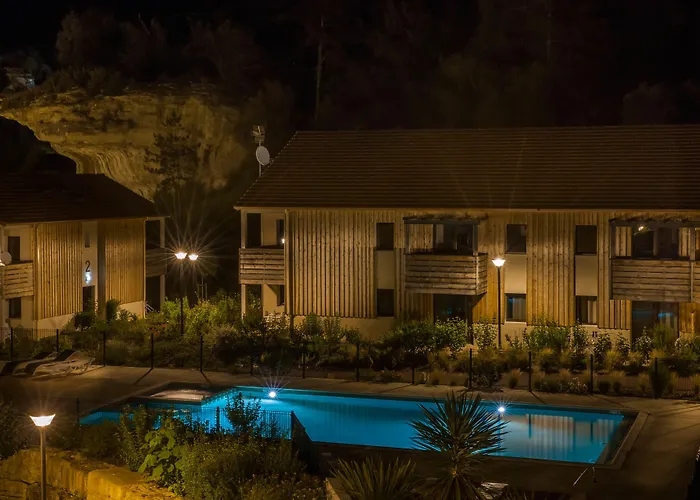 Vacanceole - Le Clos Du Rocher מלון דירות 3*