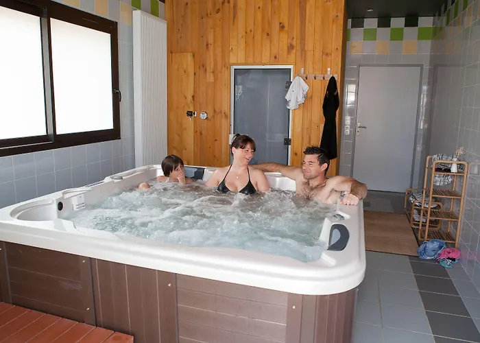 Vacanceole - Le Clos Du Rocher מלון דירות