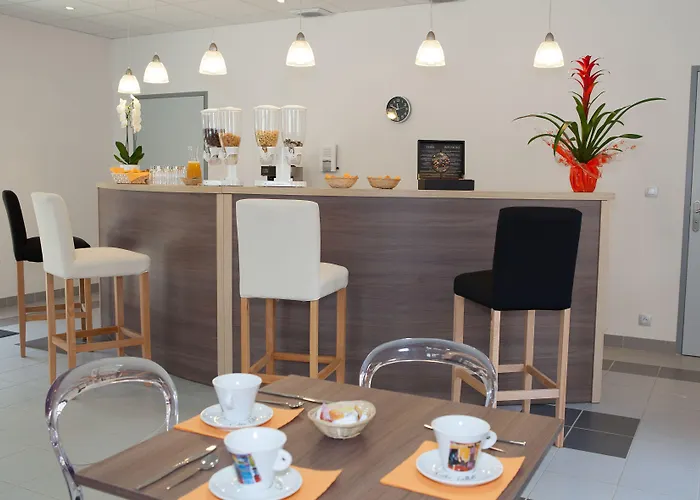 Vacanceole - Le Clos Du Rocher מלון דירות Les Eyzies